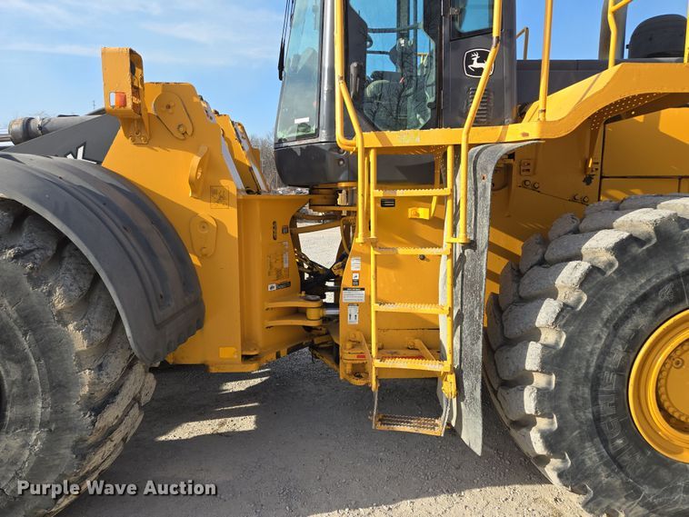 image for item EQ6833 2012 John Deere 844K wheel loader