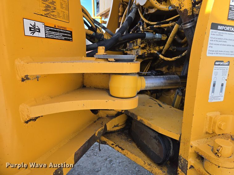 image for item EQ6833 2012 John Deere 844K wheel loader