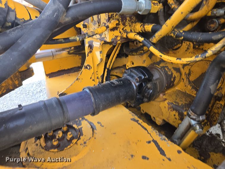 image for item EQ6833 2012 John Deere 844K wheel loader