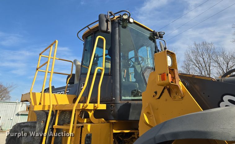image for item EQ6833 2012 John Deere 844K wheel loader