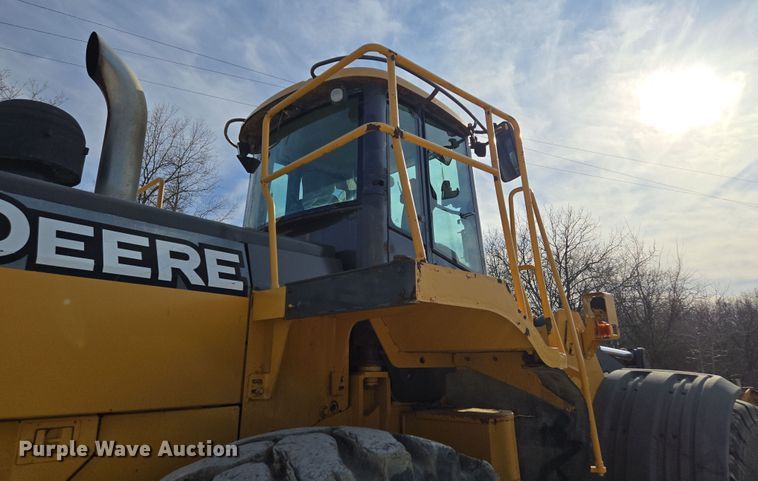 image for item EQ6833 2012 John Deere 844K wheel loader
