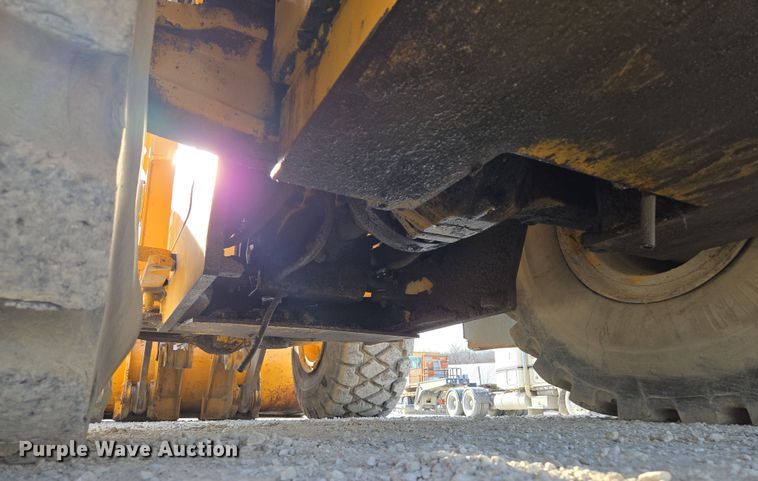 image for item EQ6833 2012 John Deere 844K wheel loader