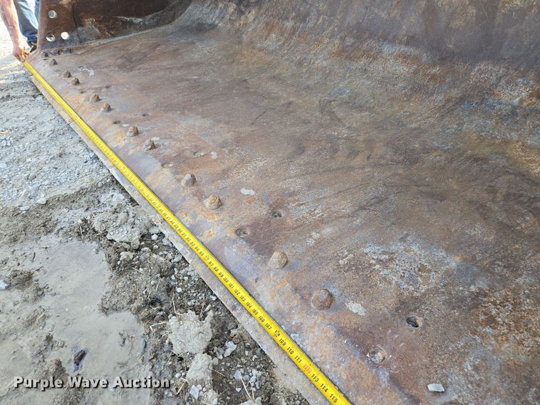 image for item EQ6833 2012 John Deere 844K wheel loader