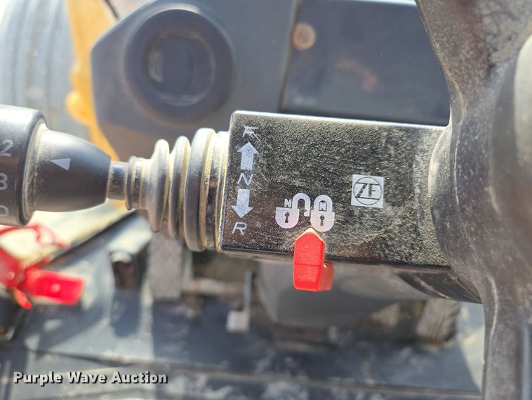 image for item EQ6833 2012 John Deere 844K wheel loader