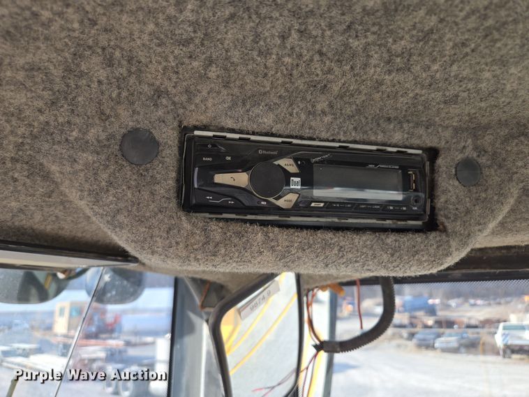 image for item EQ6833 2012 John Deere 844K wheel loader