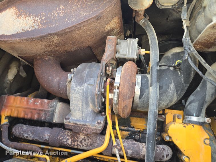 image for item EQ6833 2012 John Deere 844K wheel loader