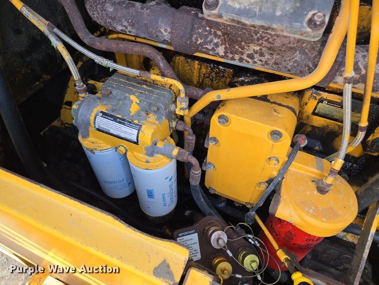 image for item EQ6833 2012 John Deere 844K wheel loader