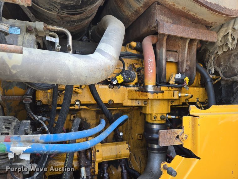 image for item EQ6833 2012 John Deere 844K wheel loader