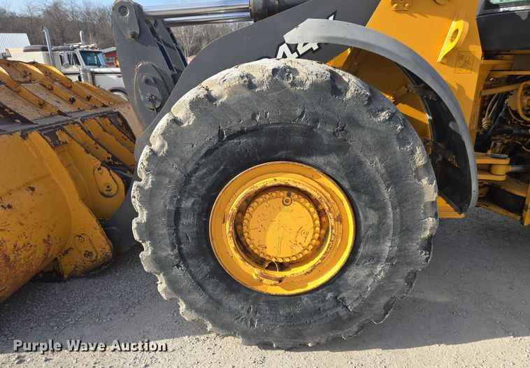 image for item EQ6833 2012 John Deere 844K wheel loader
