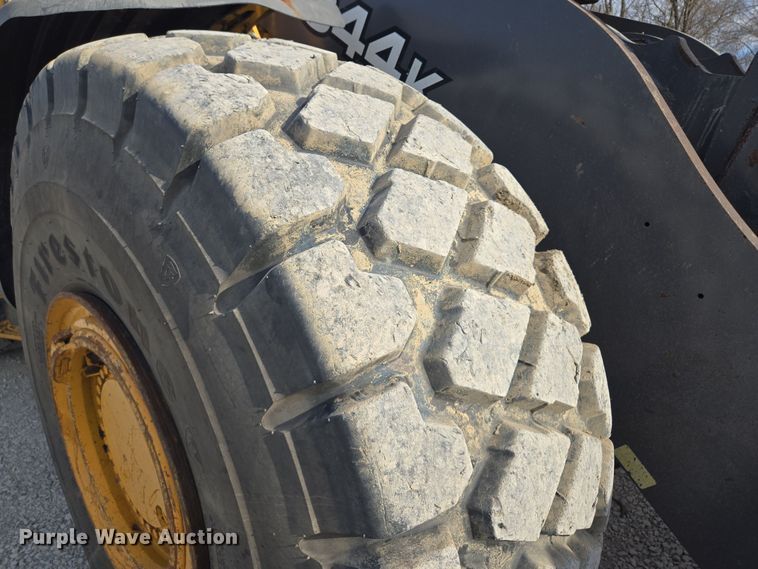 image for item EQ6833 2012 John Deere 844K wheel loader