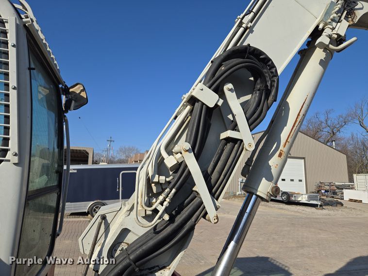 image for item EQ6835 2011 Takeuchi TB180FR mini excavator