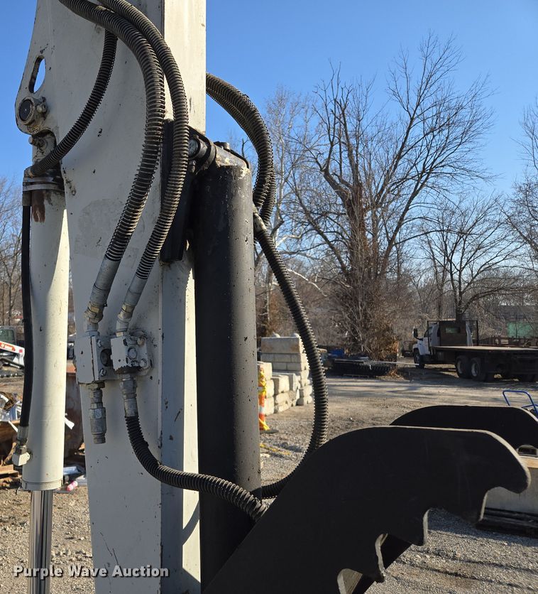 image for item EQ6835 2011 Takeuchi TB180FR mini excavator