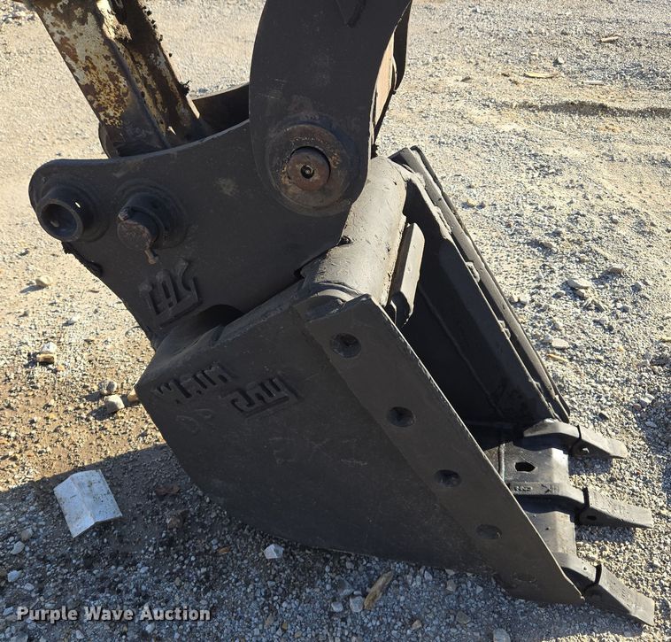 image for item EQ6835 2011 Takeuchi TB180FR mini excavator