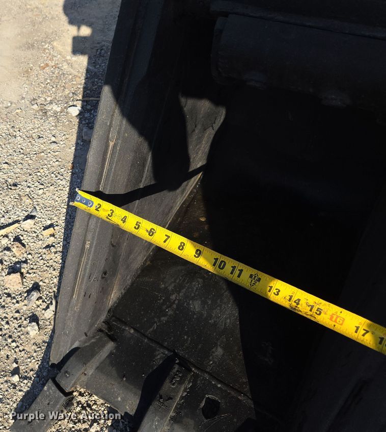 image for item EQ6835 2011 Takeuchi TB180FR mini excavator