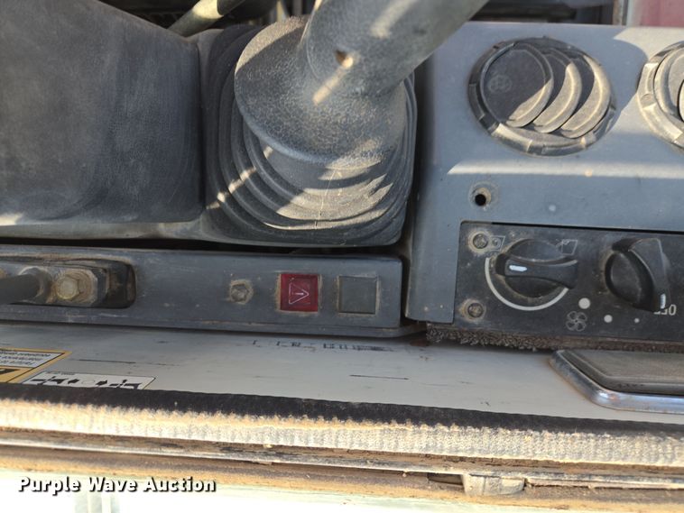 image for item EQ6835 2011 Takeuchi TB180FR mini excavator