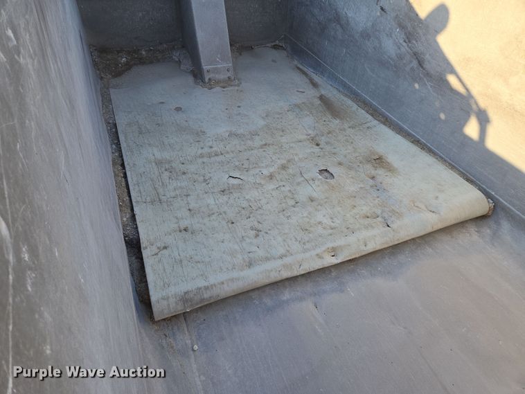 image for item EQ6836 2005 Mack 613 dump truck