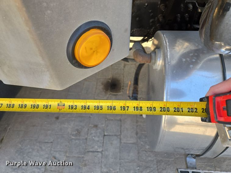 image for item EQ6836 2005 Mack 613 dump truck