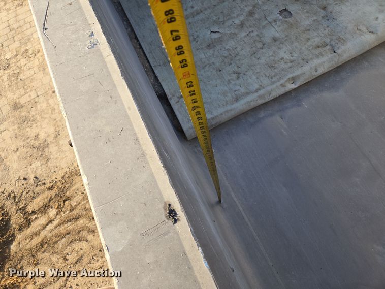 image for item EQ6836 2005 Mack 613 dump truck