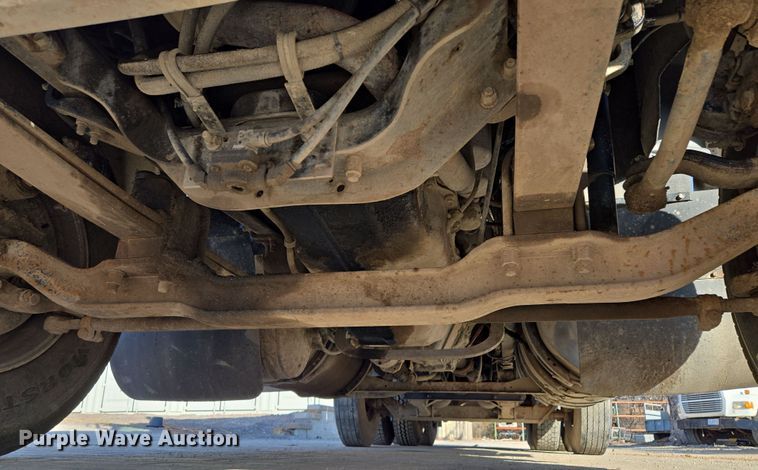 image for item EQ6836 2005 Mack 613 dump truck