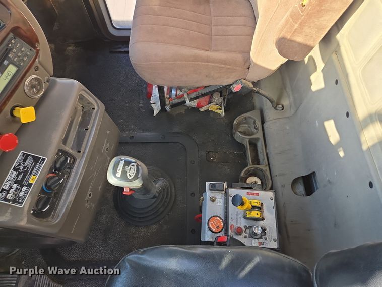 image for item EQ6836 2005 Mack 613 dump truck