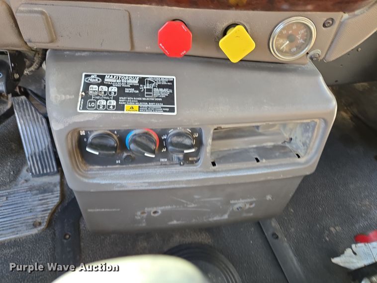 image for item EQ6836 2005 Mack 613 dump truck