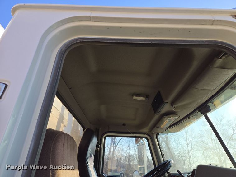 image for item EQ6836 2005 Mack 613 dump truck