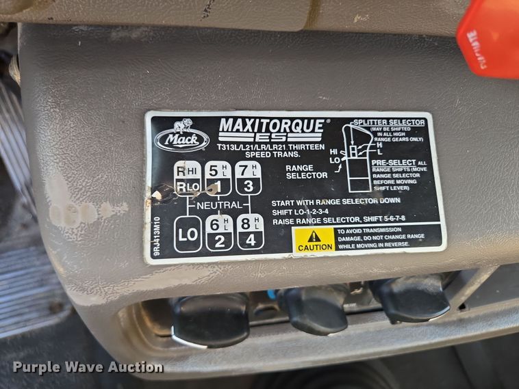 image for item EQ6836 2005 Mack 613 dump truck