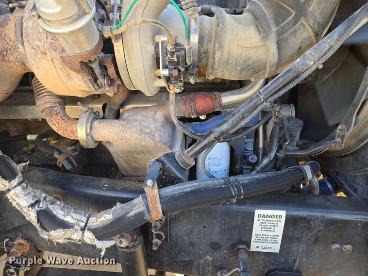 image for item EQ6836 2005 Mack 613 dump truck