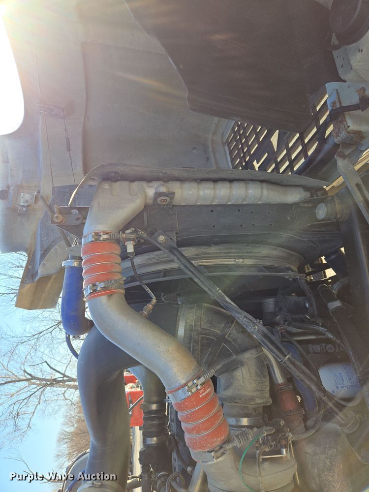 image for item EQ6836 2005 Mack 613 dump truck