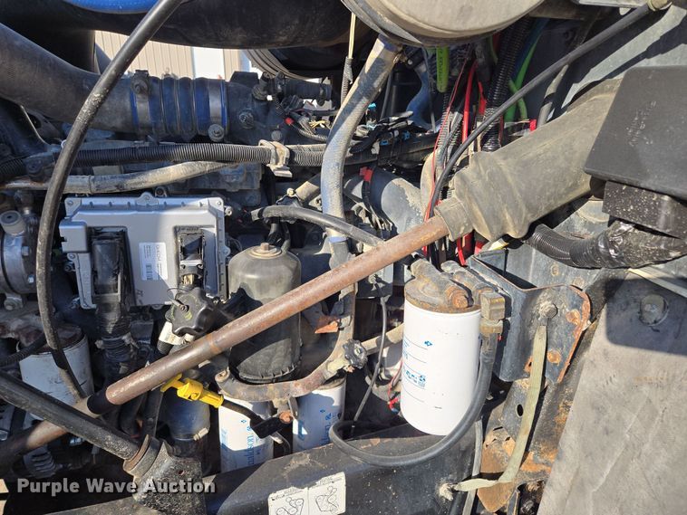 image for item EQ6836 2005 Mack 613 dump truck