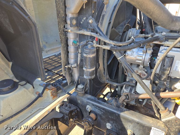 image for item EQ6836 2005 Mack 613 dump truck