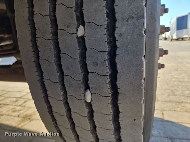 image for item EQ6836 2005 Mack 613 dump truck