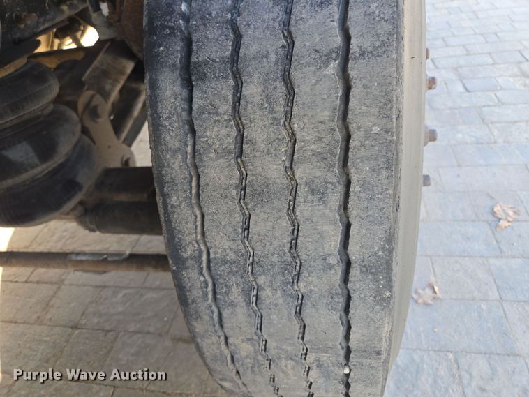 image for item EQ6836 2005 Mack 613 dump truck