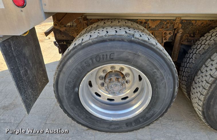 image for item EQ6836 2005 Mack 613 dump truck