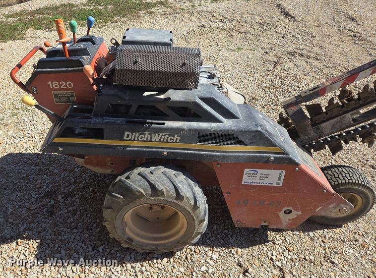 image for item EQ6853 2004 Ditch Witch  1820HE trencher
