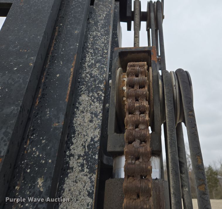 image for item EQ6877 2006 Hyster H210HD forklift