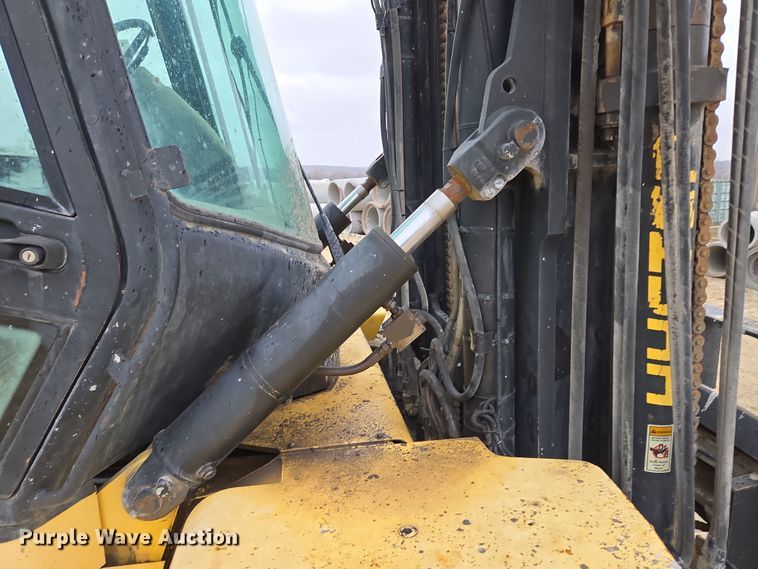 image for item EQ6877 2006 Hyster H210HD forklift