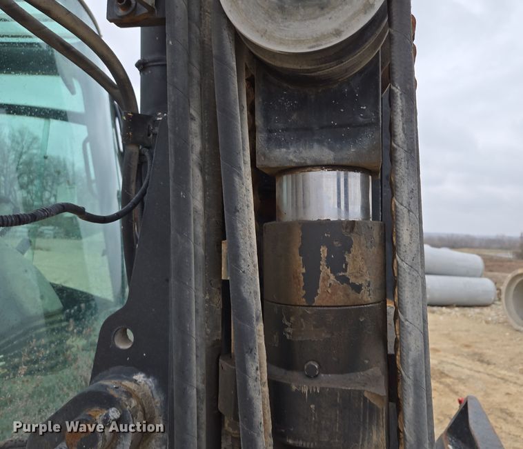 image for item EQ6877 2006 Hyster H210HD forklift