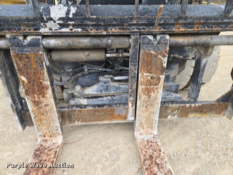 image for item EQ6877 2006 Hyster H210HD forklift