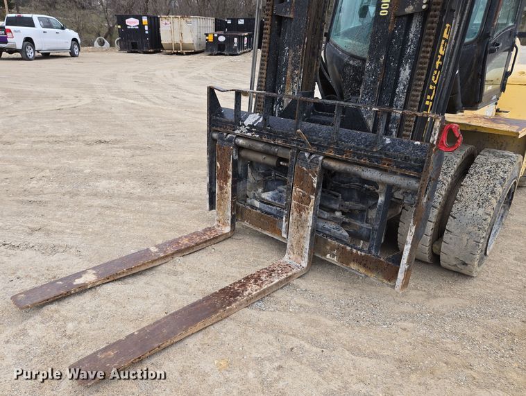 image for item EQ6877 2006 Hyster H210HD forklift