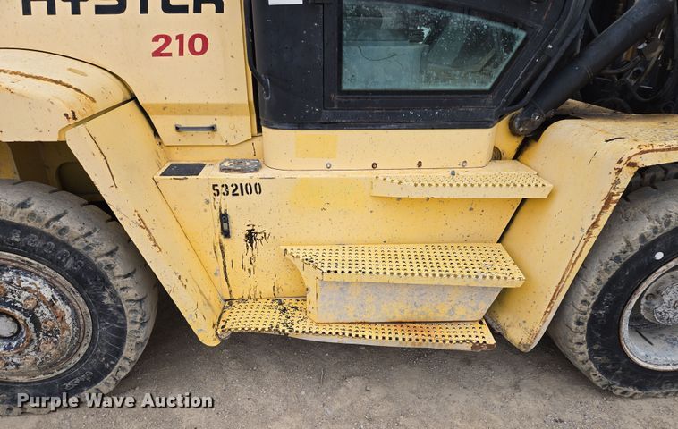 image for item EQ6877 2006 Hyster H210HD forklift