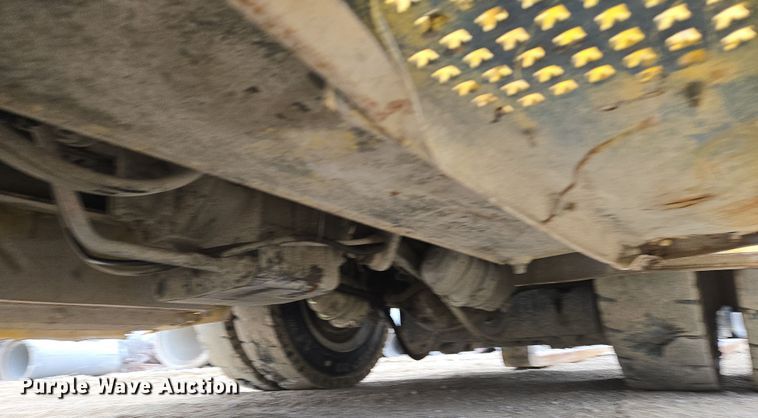 image for item EQ6877 2006 Hyster H210HD forklift