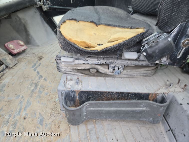 image for item EQ6877 2006 Hyster H210HD forklift