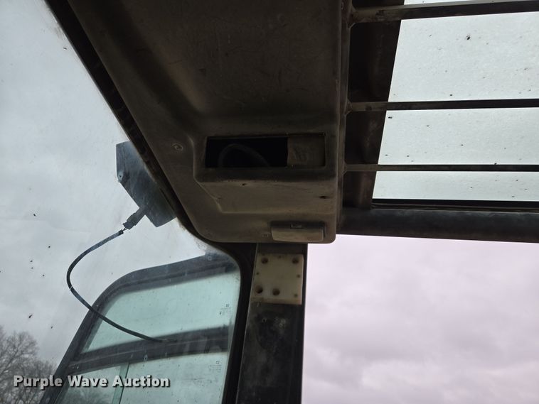 image for item EQ6877 2006 Hyster H210HD forklift