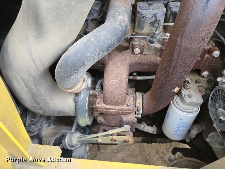 image for item EQ6877 2006 Hyster H210HD forklift