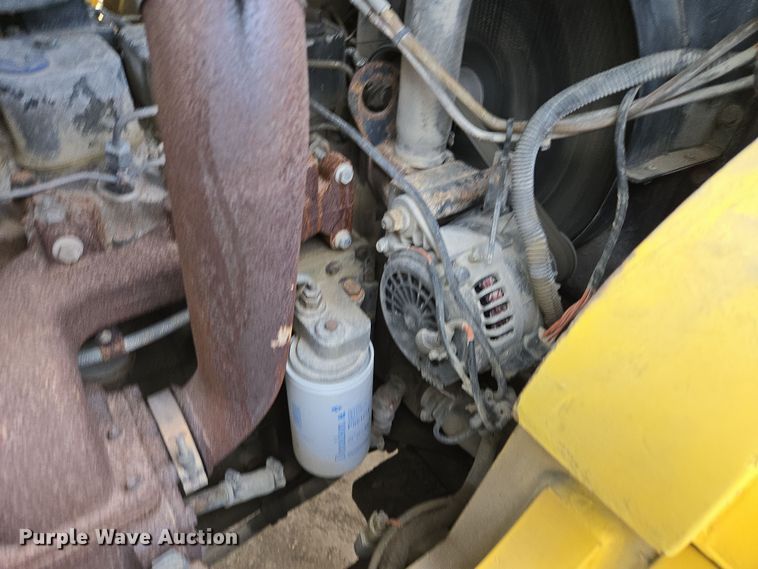 image for item EQ6877 2006 Hyster H210HD forklift