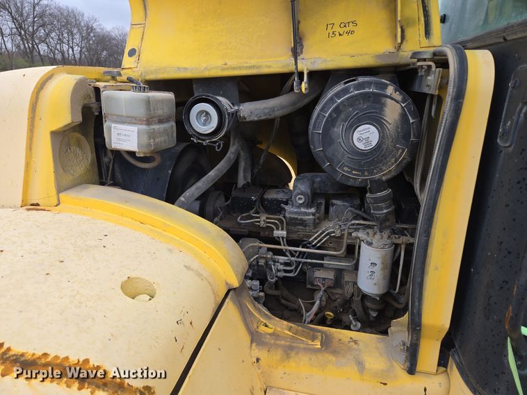 image for item EQ6877 2006 Hyster H210HD forklift