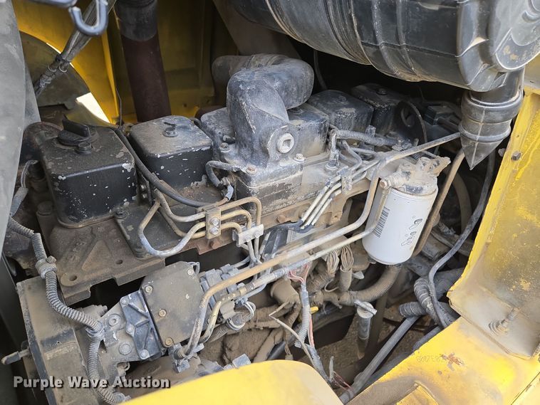 image for item EQ6877 2006 Hyster H210HD forklift