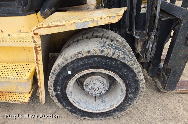 image for item EQ6877 2006 Hyster H210HD forklift