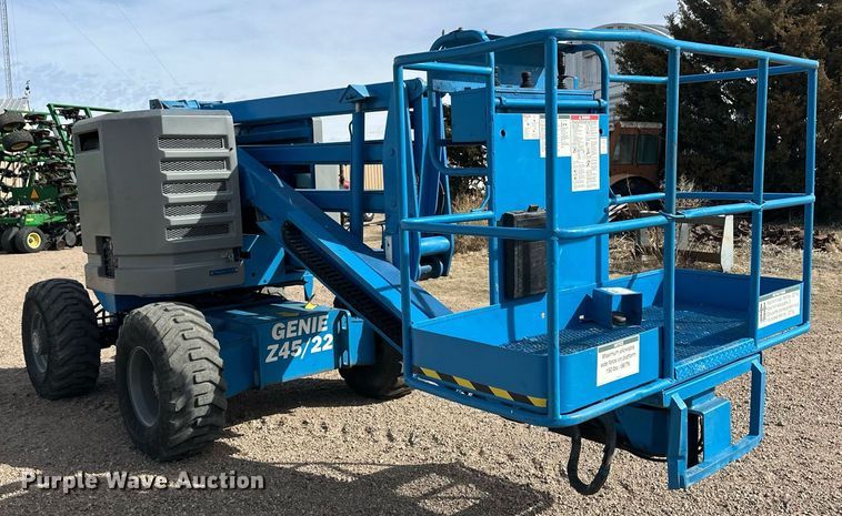 image for item ER8920 1999 Genie Z45/22 boom lift